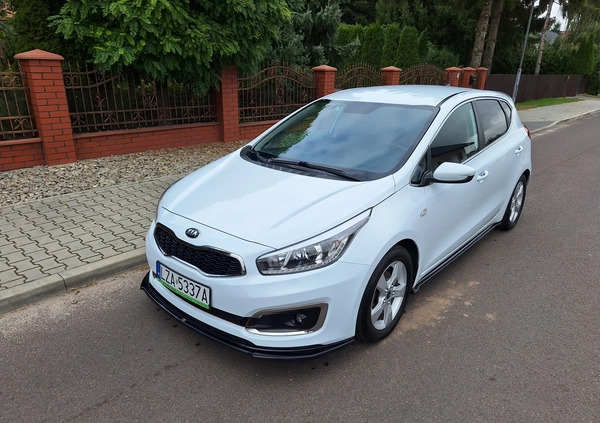 Kia Ceed cena 41900 przebieg: 154000, rok produkcji 2015 z Mieroszów małe 301